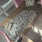 2-bedroom With Private Parking Fast Wifi 3-aircon 3-smarttvs Workdesk Youtube Premium And Netflix Апартаменты Варна