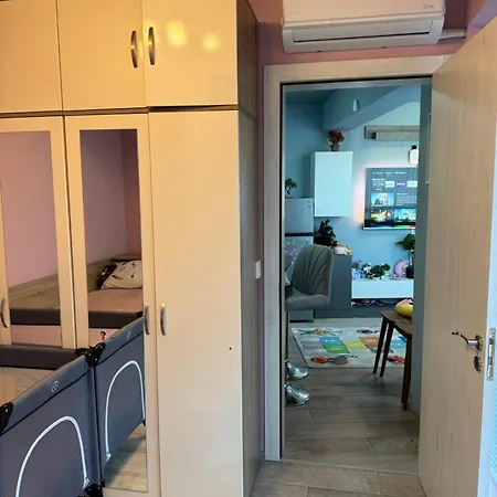 Apartament 2-bedroom With Private Parking Fast Wifi 3-aircon 3-smarttvs Workdesk Youtube Premium And Netflix