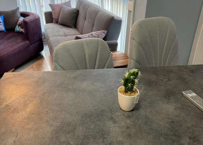 Διαμέρισμα 2-bedroom With Private Parking Fast Wifi 3-aircon 3-smarttvs Workdesk Youtube Premium And Netflix *