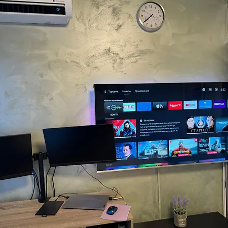 2-bedroom With Private Parking Fast Wifi 3-aircon 3-smarttvs Workdesk Youtube Premium And Netflix Lejlighed Varna