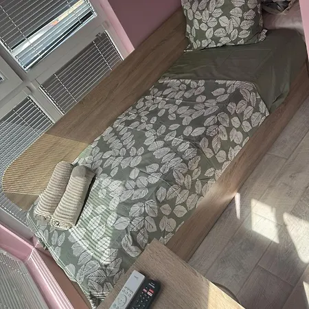 2-bedroom With Private Parking Fast Wifi 3-aircon 3-smarttvs Workdesk Youtube Premium And Netflix Apartment Varna