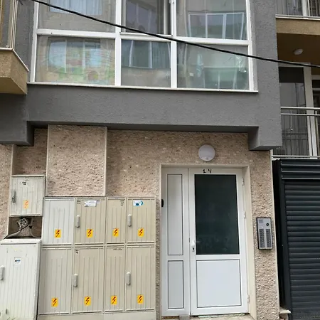 2-bedroom With Private Parking Fast Wifi 3-aircon 3-smarttvs Workdesk Youtube Premium And Netflix Lejlighed