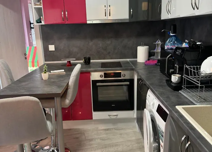 Appartement 2-bedroom With Private Parking Fast Wifi 3-aircon 3-smarttvs Workdesk Youtube Premium And Netflix *