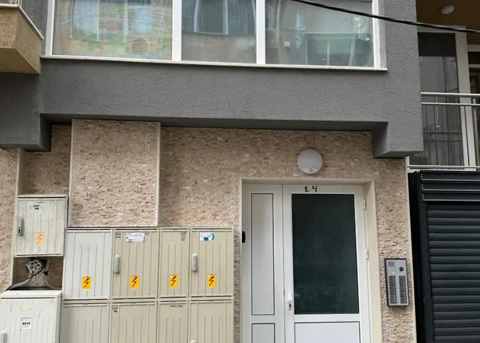 2-bedroom With Private Parking Fast Wifi 3-aircon 3-smarttvs Workdesk Youtube Premium And Netflix Апартаменты